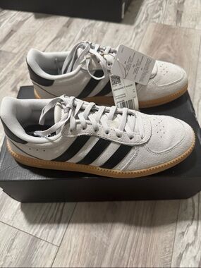 NIB Adidas gray & black sneakers size 8